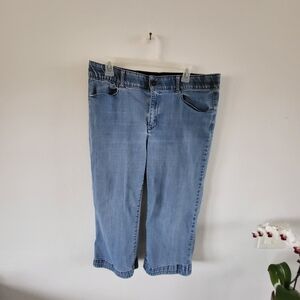 Jaclyn Smith Capri Jeans Womens Size 12 Blue Stretch Denim Mid Rise Casual Summe